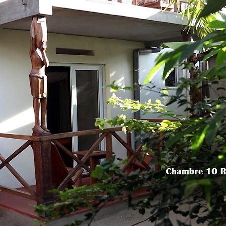 Chez Yolande Hotel Ampangorinana Exterior photo