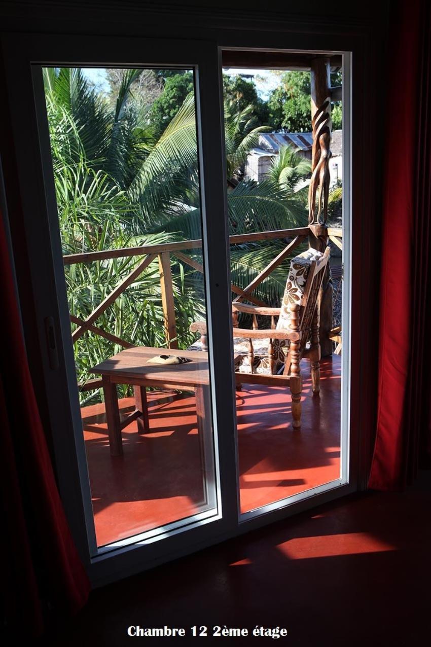 Chez Yolande Hotel Ampangorinana Exterior photo
