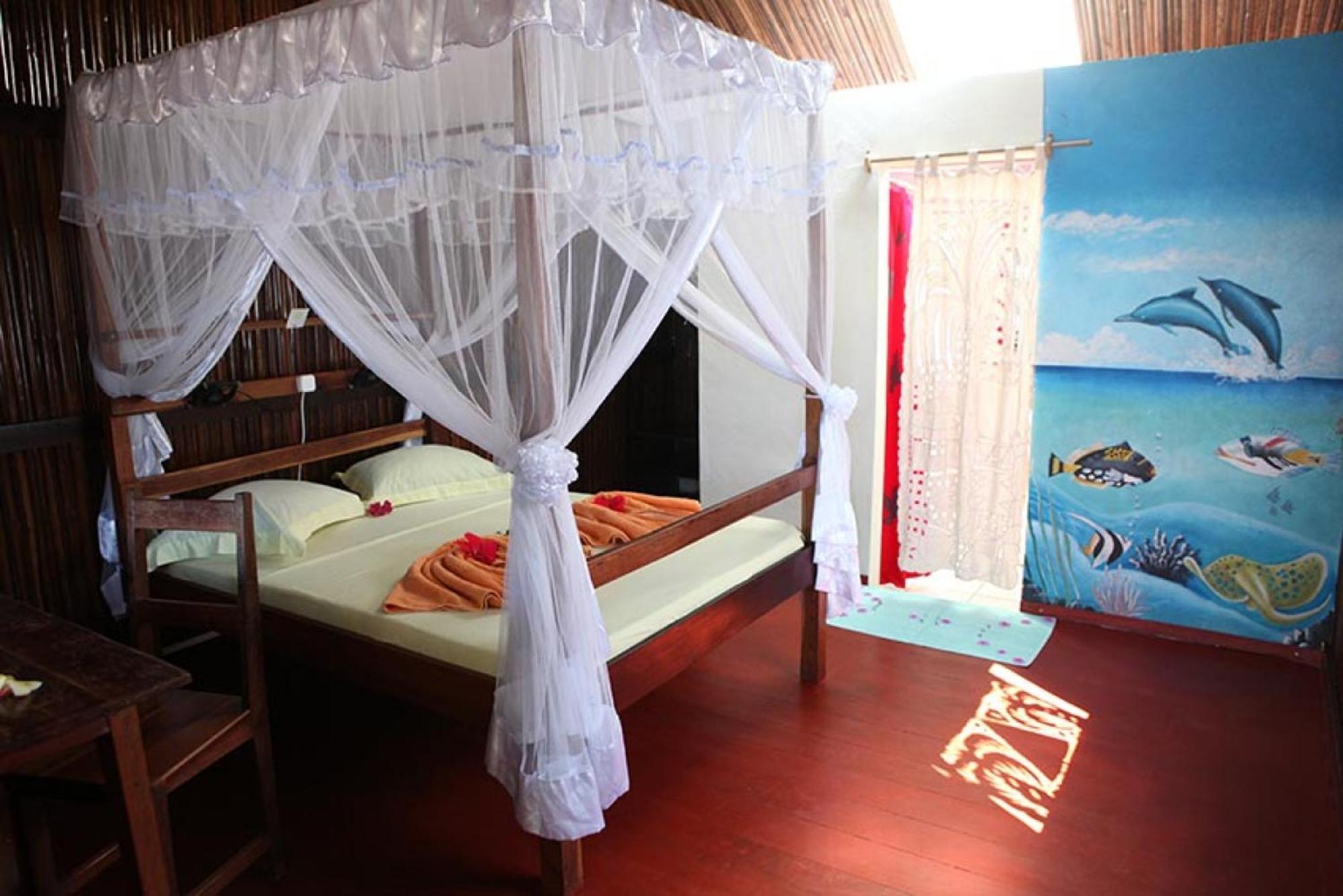 Chez Yolande Hotel Ampangorinana Exterior photo