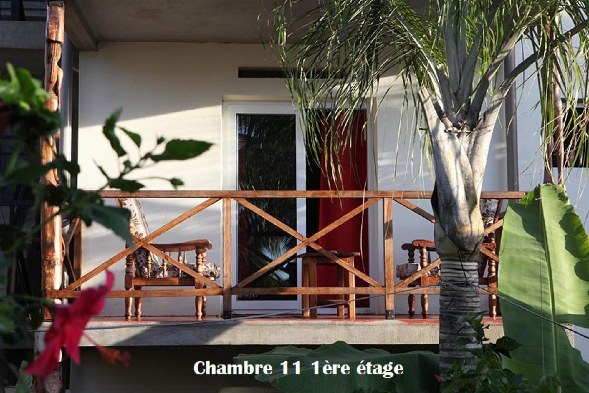 Chez Yolande Hotel Ampangorinana Exterior photo
