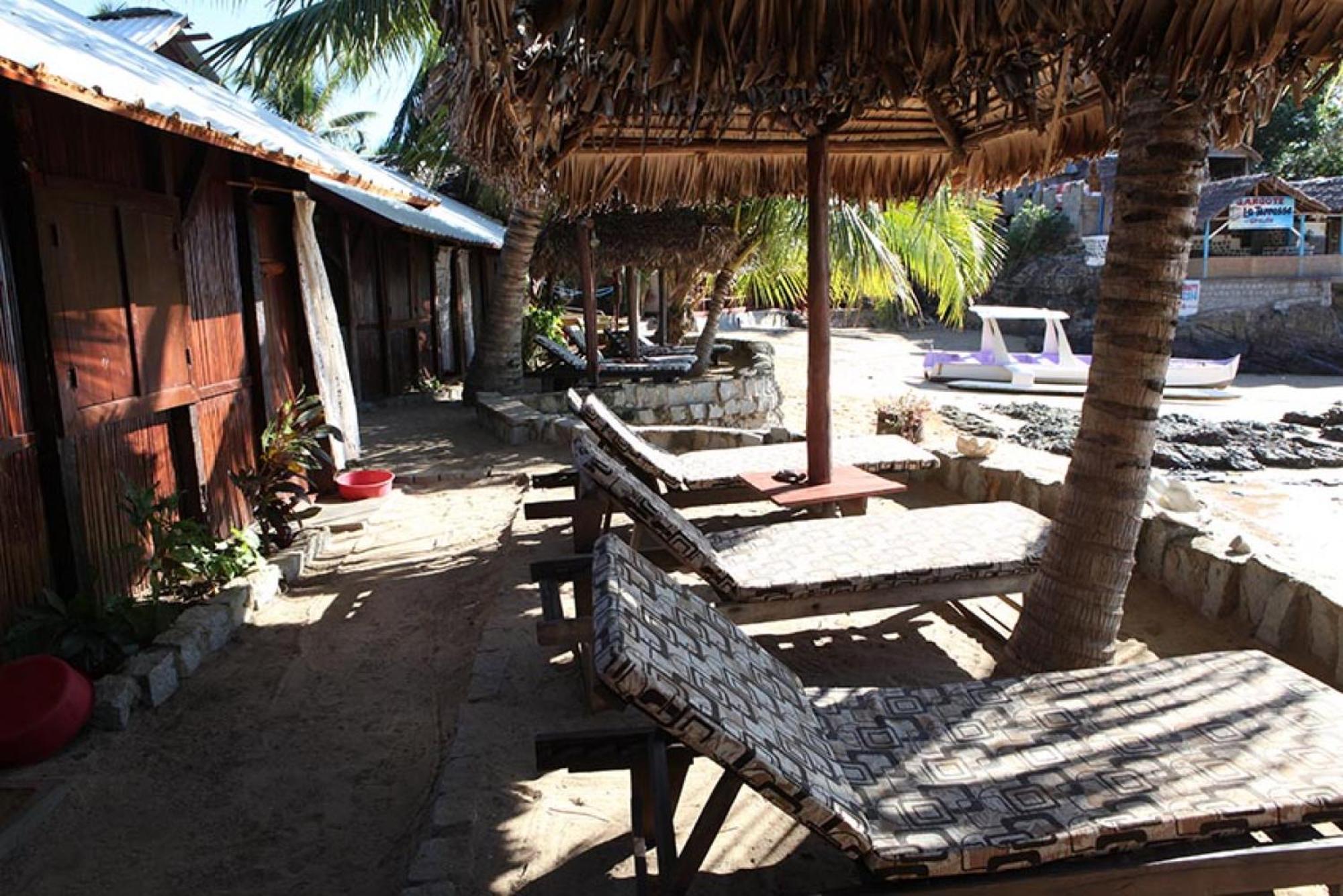 Chez Yolande Hotel Ampangorinana Exterior photo