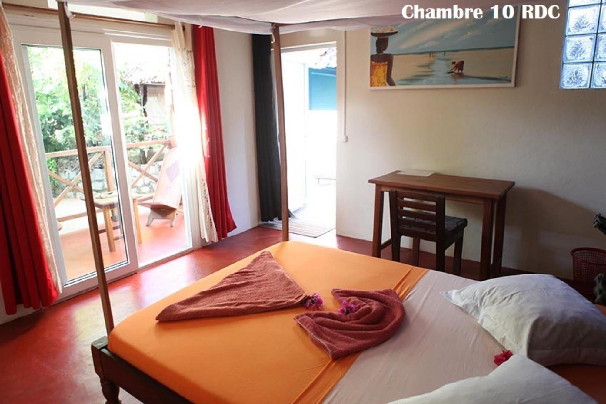 Chez Yolande Hotel Ampangorinana Exterior photo